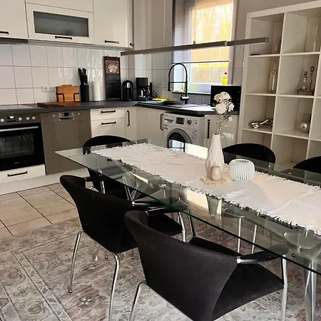 Apartamento Schnell An Der Messe, Koeln, Leverkusen, Cgn Bergisch Gladbach